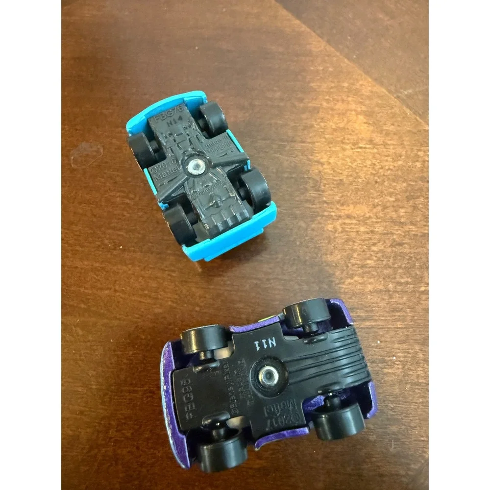 Disney Pixar Cars Mini Racers Chick Hicks Dinoco 86 & Tow Cap 4 Mattel Lot‎ of 2